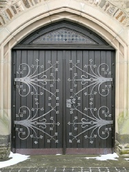 Portal der Pfarrkirche St. Bartholomäus Kail